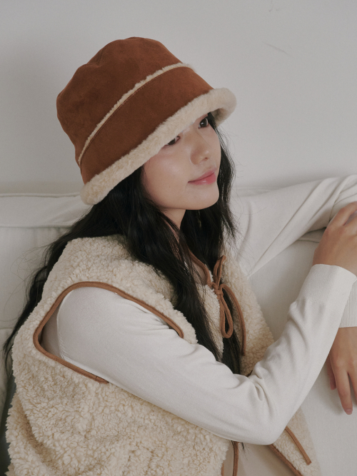 Moon Suede Bonnet Hat (Camel)