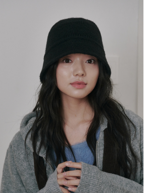 Arrow Ring Bucket Hat (Black)