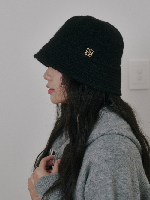 Arrow Ring Bucket Hat (Black)