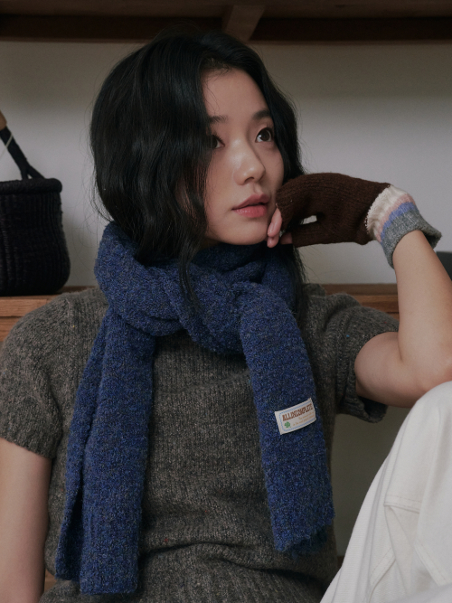 Bubble Boucle Knit Muffler (Deep Blue)
