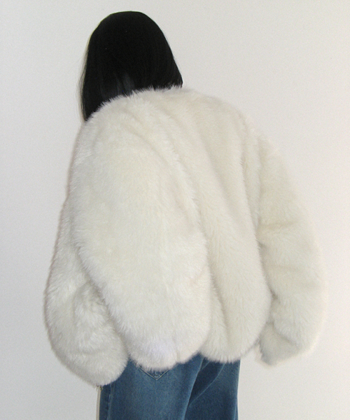 INNER POINTED FLUFFY FUR JACKET IVORY