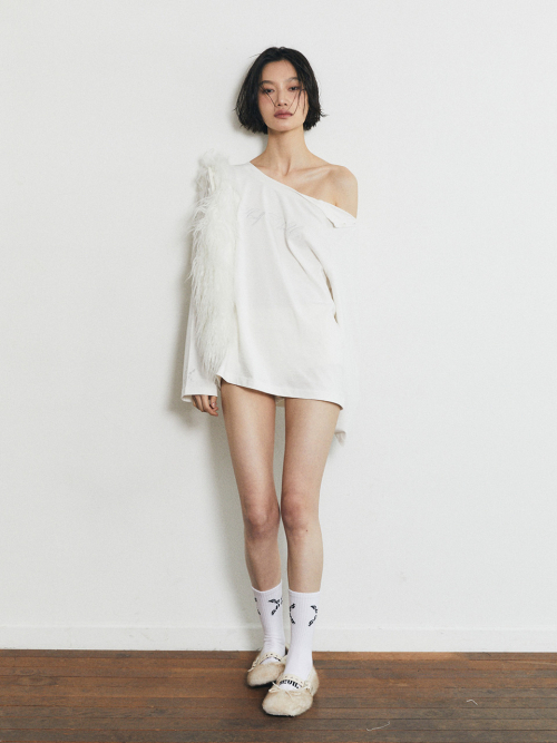 롱 슬리브 숄더 컷 아웃 티셔츠_아이보리