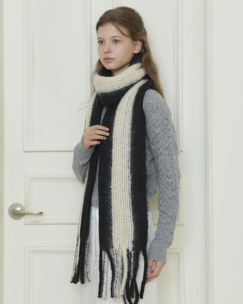 Rolling stripe knit muffler (black ivory)