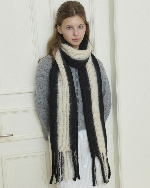 Rolling stripe knit muffler (black ivory)