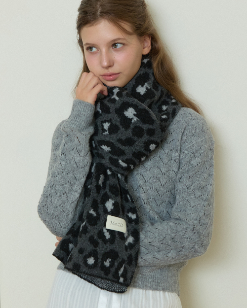 Wide Leopard muffler (charcoal)