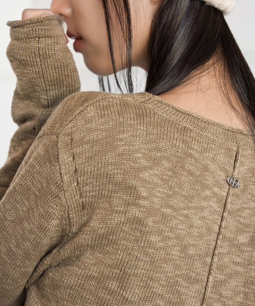 BOKSASH PENDANT V-NECK CARDIGAN, CAMEL BROWN