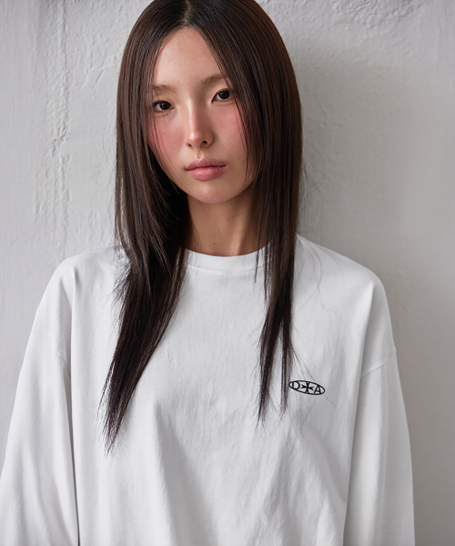 SIGNATURE PRINTED OVERSIZED FIT LONG-SLEEVED T-SHIRT, WHITE