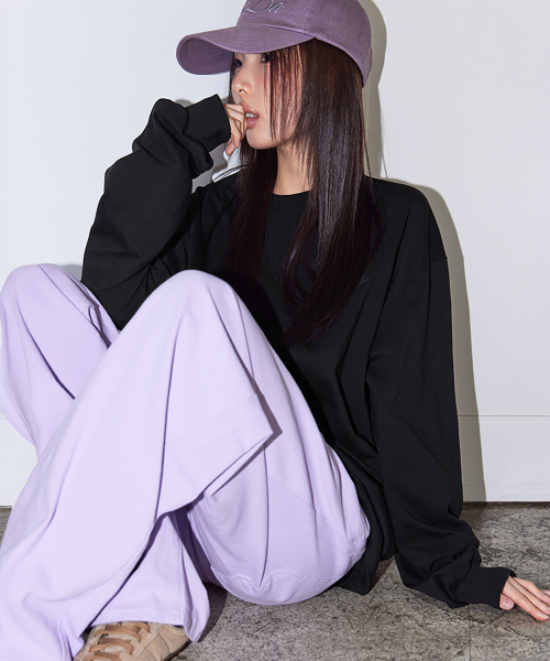 SIGNATURE PRINTED OVERSIZED FIT LONG-SLEEVED T-SHIRT, BLACK
