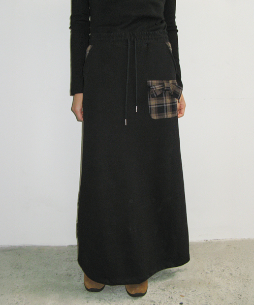 SIDE CHECK RIBBON POCKET MAXI SKIRT BLACK