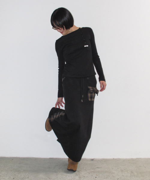 SIDE CHECK RIBBON POCKET MAXI SKIRT BLACK