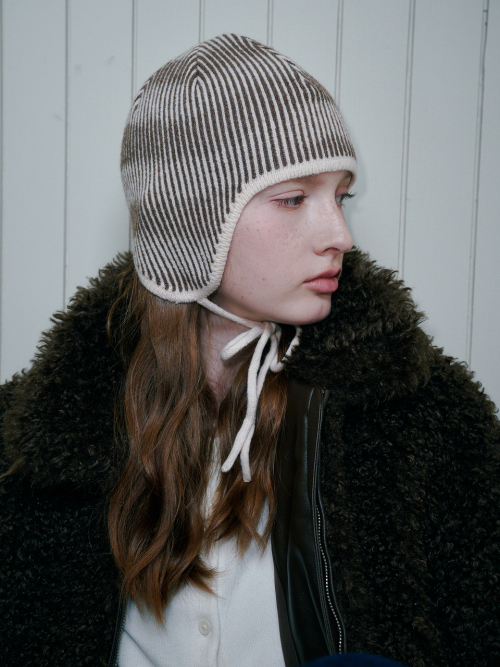Moire Wave Earflap Beanie (Brown)