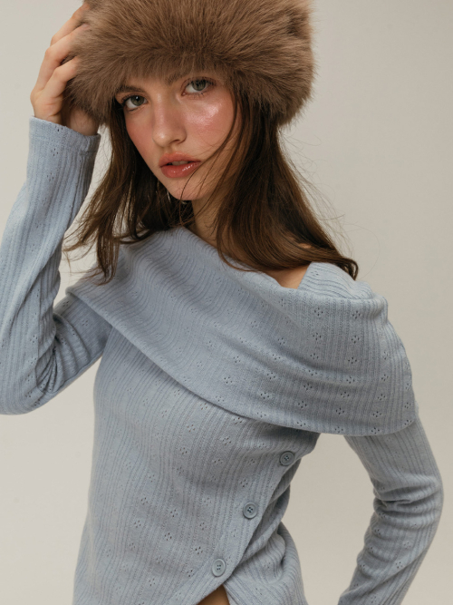 BUTTON OFF SHOULDER T-SHIRT / SKYBLUE