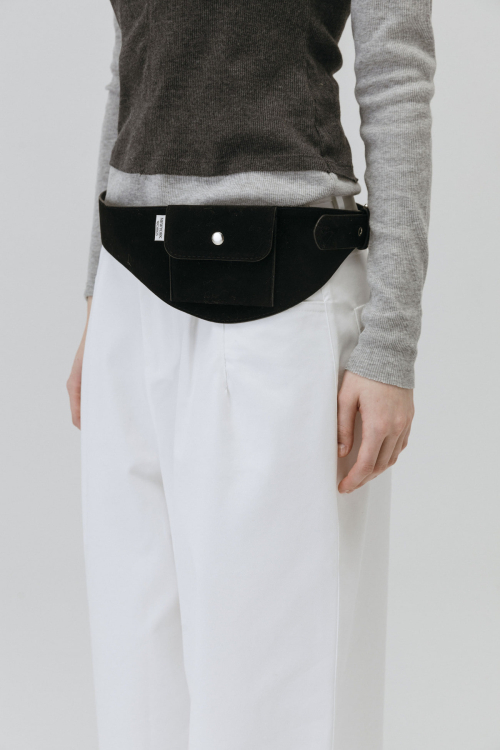 SUEDE POCKET BELT BAG_BLACK