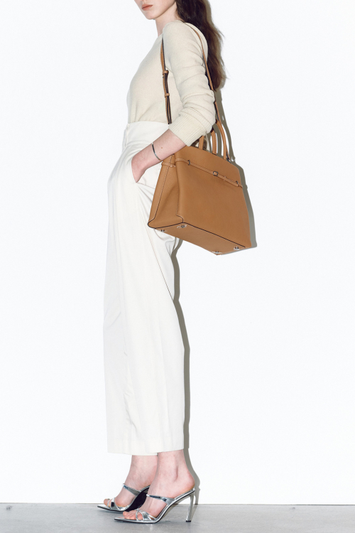 Adele Tote 36_RXBTX25642CMX