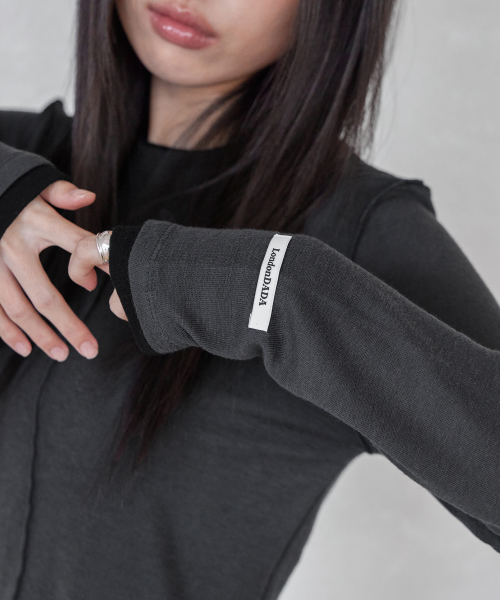 LABEL INCISION LONG SLEEVE T-SHIRT, CHARCOAL
