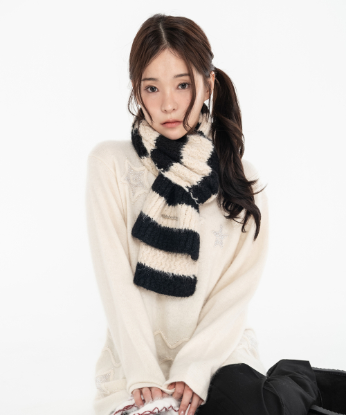 스트라이프 플러피 머플러_아이보리블랙