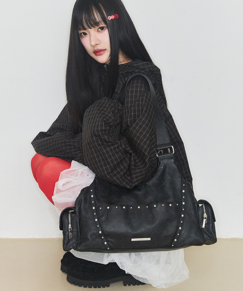 LOOP DOUBLE POCKET SHOULDER BAG BLACK