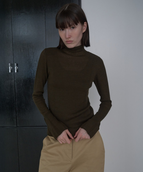 Bell-sleeve Turtleneck Pullover [KHAKI]