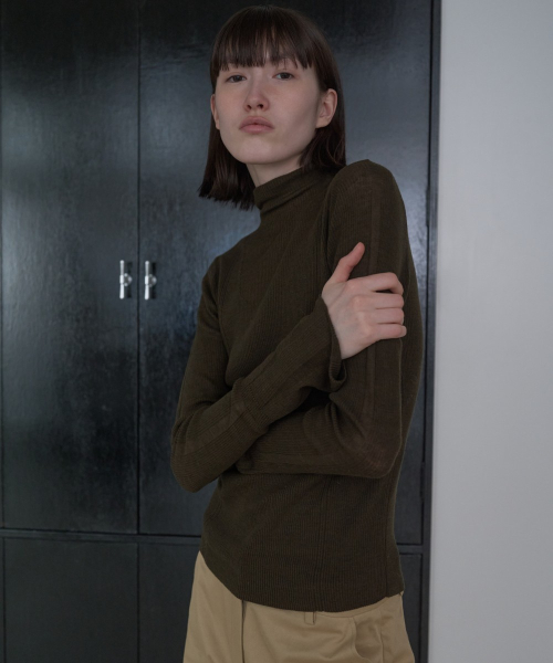 Bell-sleeve Turtleneck Pullover [KHAKI]