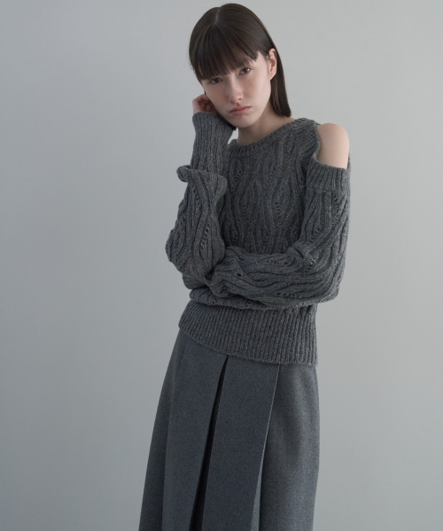 Shoulder Cut-Out Cable Pullover [GREY]