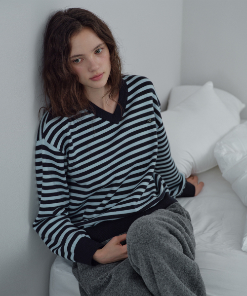 V-Neck Stripe Knit JZKT721C