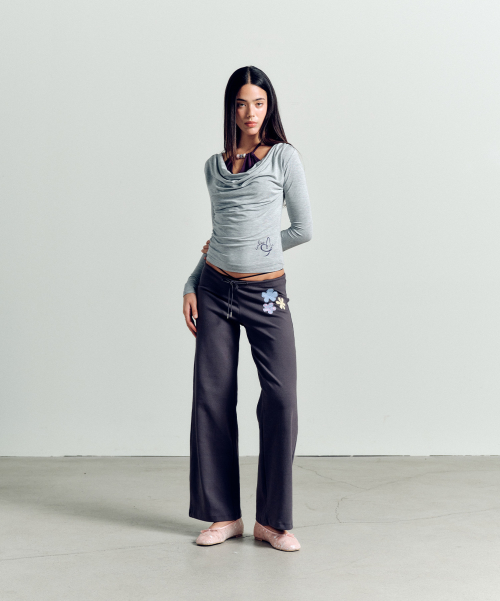 FLOWER APPLIQUE BOOTCUT PANTS CHARCOAL
