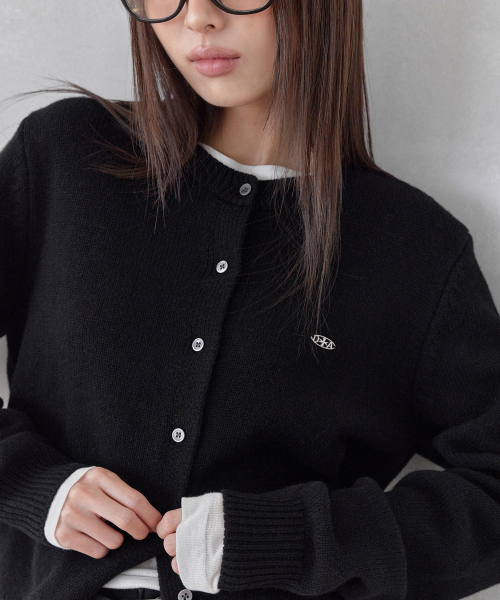SIGNATURE CREW-NECK WOOL CARDIGAN, BLACK