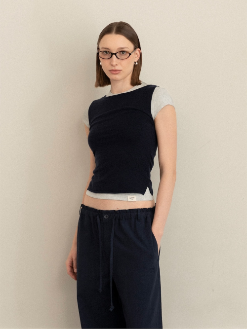 G KNIT SLIT SLEEVELESS TOP (NAVY)