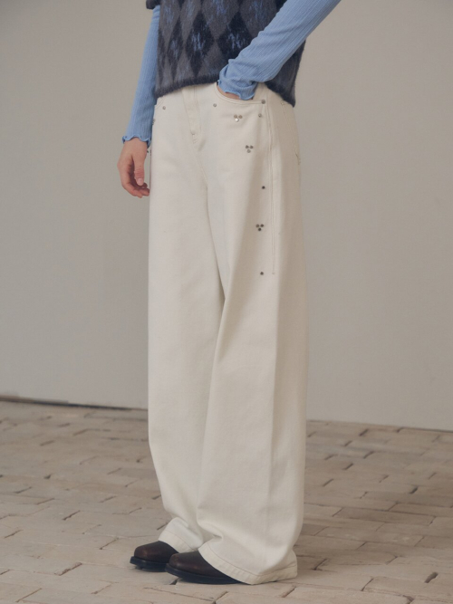 Wide Tapered Fit Stud Denim Pants MU2599DN905M