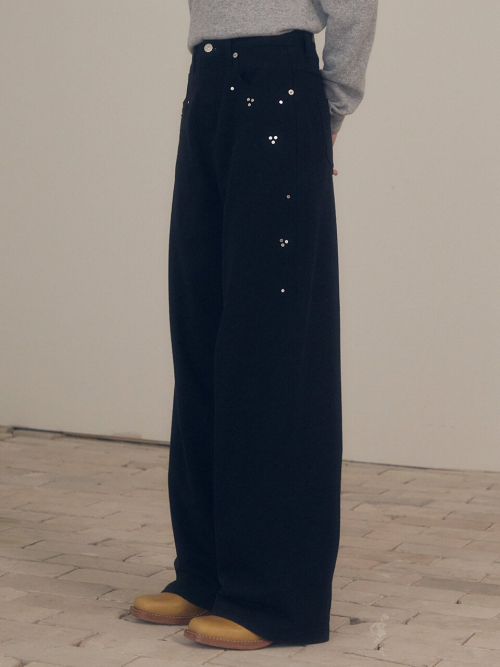 Wide Tapered Fit Stud Denim Pants MU2599DN905M