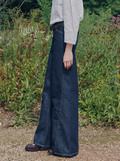 Non Fade Wide Boot Cut Denim Pants MU2611DN501V