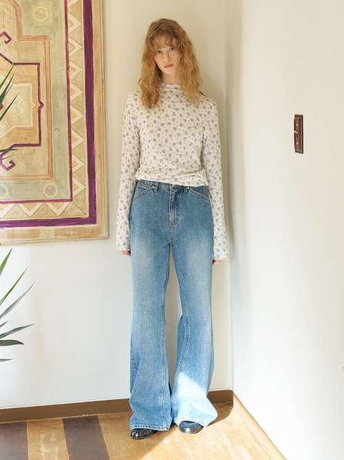Non Fade Wide Boot Cut Denim Pants MU2611DN501V