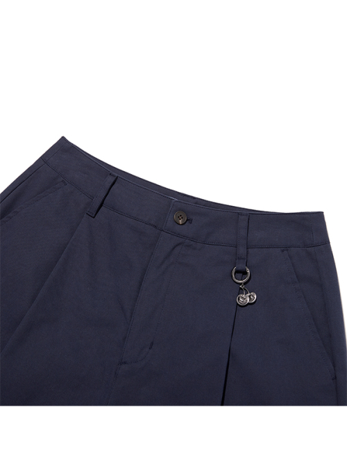 PIN-TUCK TWO-BUTTON BERMUDA SHORTS [NAD]