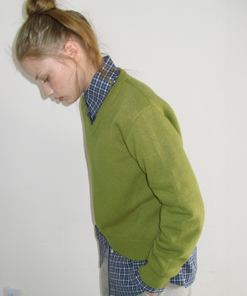 DAILY SOFT V NECK KNIT OLIVE