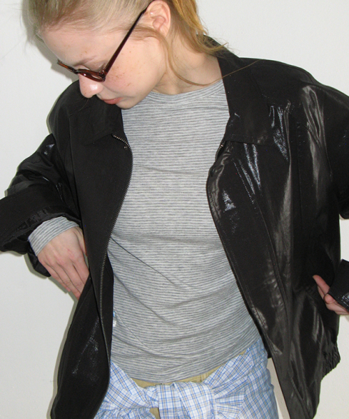 GLOSSY COATED LOOSE FIT JUMPER BLACK