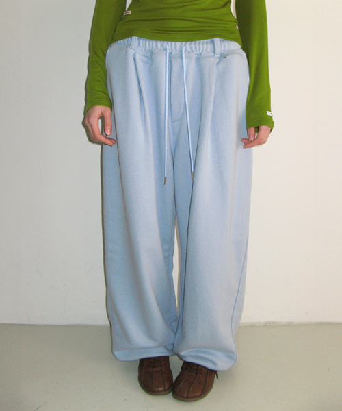 SUBTLE LOGO WIDE SWEAT PANTS SOFT BLUE