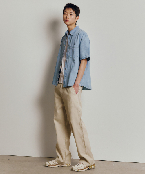 Semi-wide denim like full banding cream pants