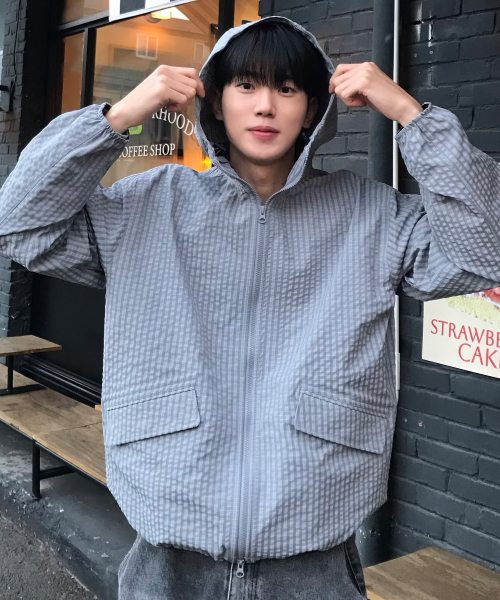 Two-tone hooded blouson
