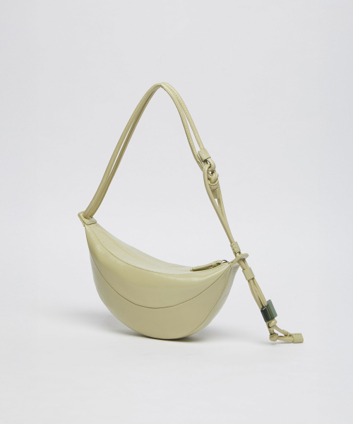 Small fling bag(Glossy olive beige)_OVBAX26001GOB