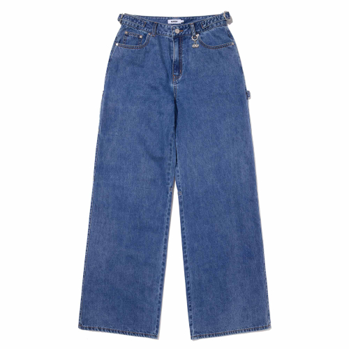 BUCKLE-DETAIL CARPENTER WIDE-FIT DENIM PANTS(BLUE)