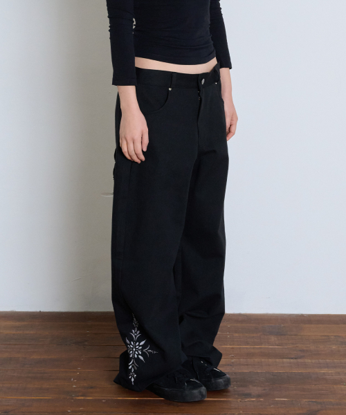 LOW-RISE FLOWER EMBROIDERY PANTS