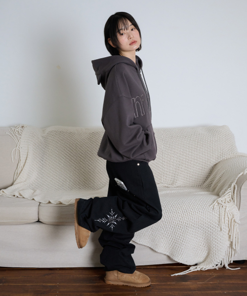 LOW-RISE FLOWER EMBROIDERY PANTS