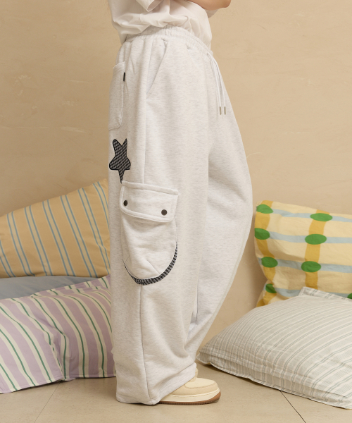 Cargo Applique Sweat pants MELANGE WHITE