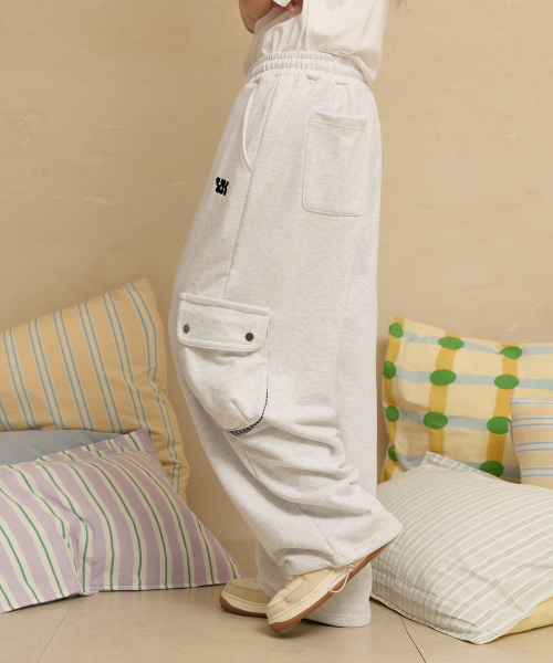 Cargo Applique Sweat pants MELANGE WHITE