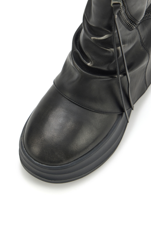 ZIPPER CURVED LINE FLATFORM BOOTS IN BLACK