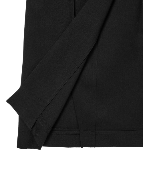 BELT LONG RAW SKIRT IN BLACK