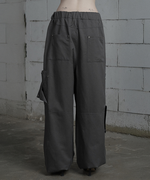 Belted Two-Pocket Cutline Oversized Pants (Charcoal)