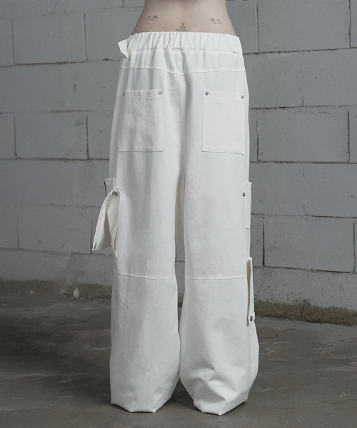 Belted Two-Pocket Cutline Oversized Pants (White)