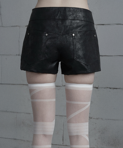 Crack Leather Zipper Pocket Hot Pants (Black)