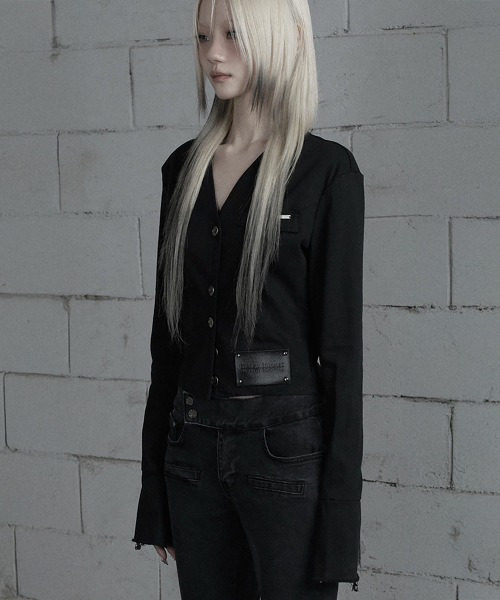 Back Diagonal Eyelet Collarless Crop Jacket (Black)